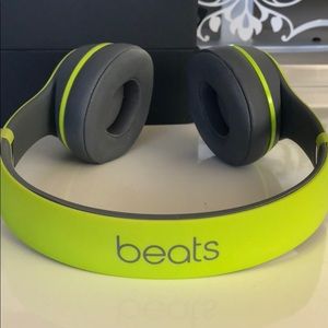 Beats Solo 2 Headphones (Wireless)
